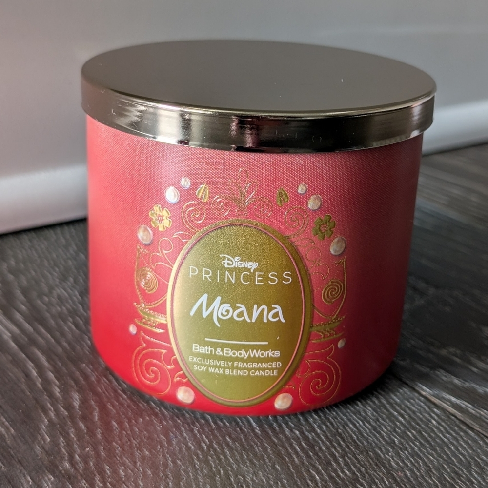 NWT Bath & Body Works Disney Princess Moana 3 Wick Candle - Picture 1 of 3